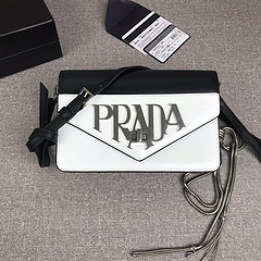 ブランド通販 プラダ Prada ショルダーバッグトートバッグ 白色 レディース  1BD101  ブランドコピー専門店