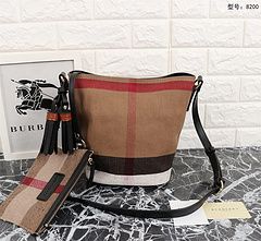  Burberry バーバリー ショルダーバッグ 8200  バッグ激安代引き口コミ