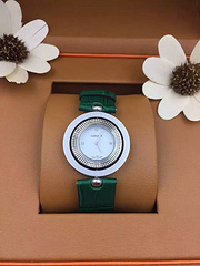 新作 Versace ヴェルサーチ クォーツ セール 腕時計偽物販売口コミ