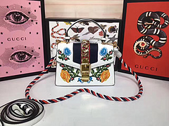 おすすめ グッチ  Gucci ショルダーバッグ レディース  470270 ブランドコピーバッグ激安販売専門店