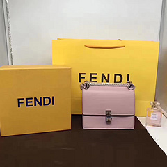 新作 Fendi フェンディ 斜めがけショルダー バッグ  レディース  8M0381 ブランドコピーバッグ激安安全後払い販売専門店