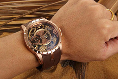 定番人気 Roger Dubuis ロジェ・デュブイ 自動巻き セール価格 腕時計コピー代引き