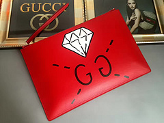  グッチ Gucci クラッチバッグ 赤色 メンズ 445597  値下げ ブランドバッグ通販